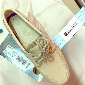 Sperry Top-Sider Women’s Cream Leather Boatshoes